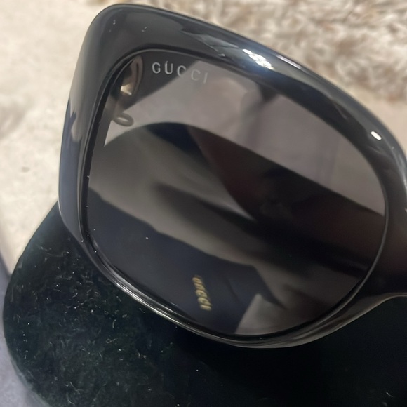 Authentic Gucci sunglasses GG1029SA in black black grey...
